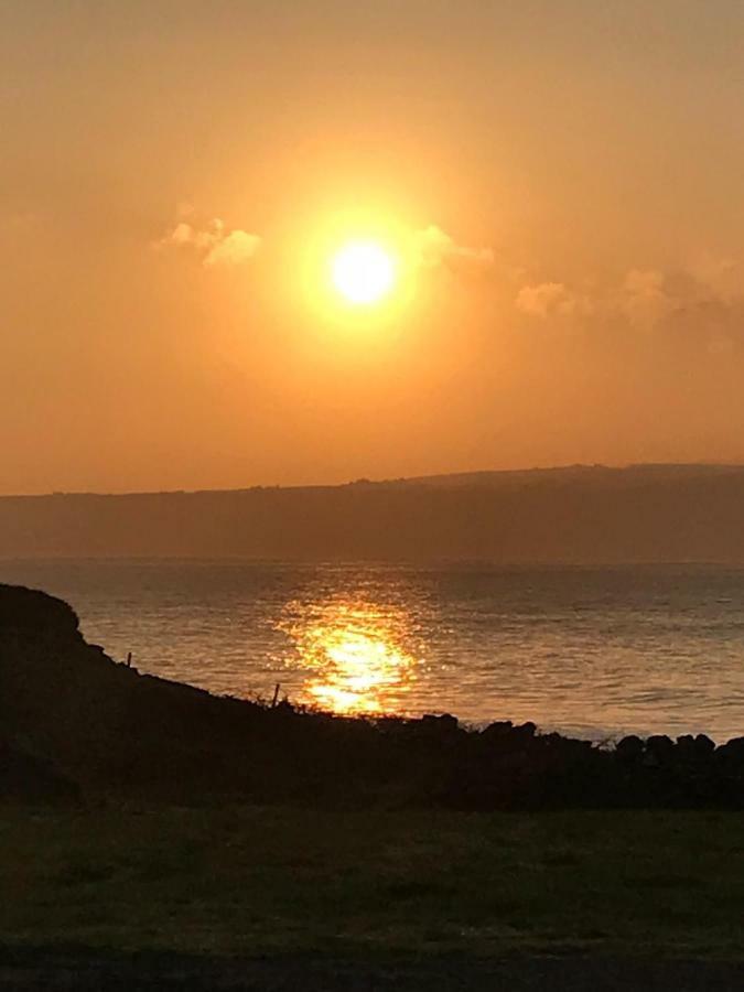 Beside The Sea & Minutes From Cliffs-Clahane Shore Lodge Лисканнор Экстерьер фото